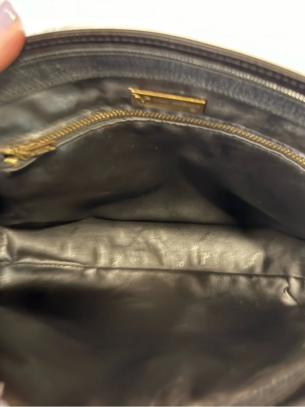Authentic Vintage Valentino Black Leather Toiletry Bag with Gold V Accent - Picture 12 of 15